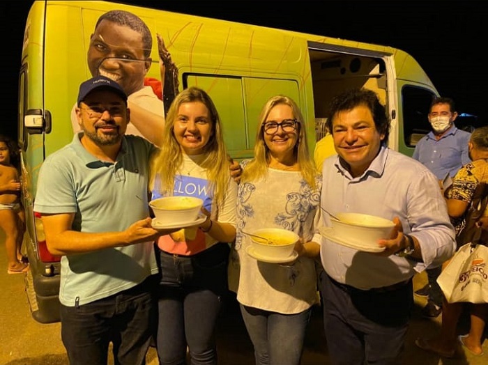 PROGRAMA TERCEIRA REFEIÇÃO: prefeito Zenildo Oliveira participa do momento de entrega de refeições em Sousa 